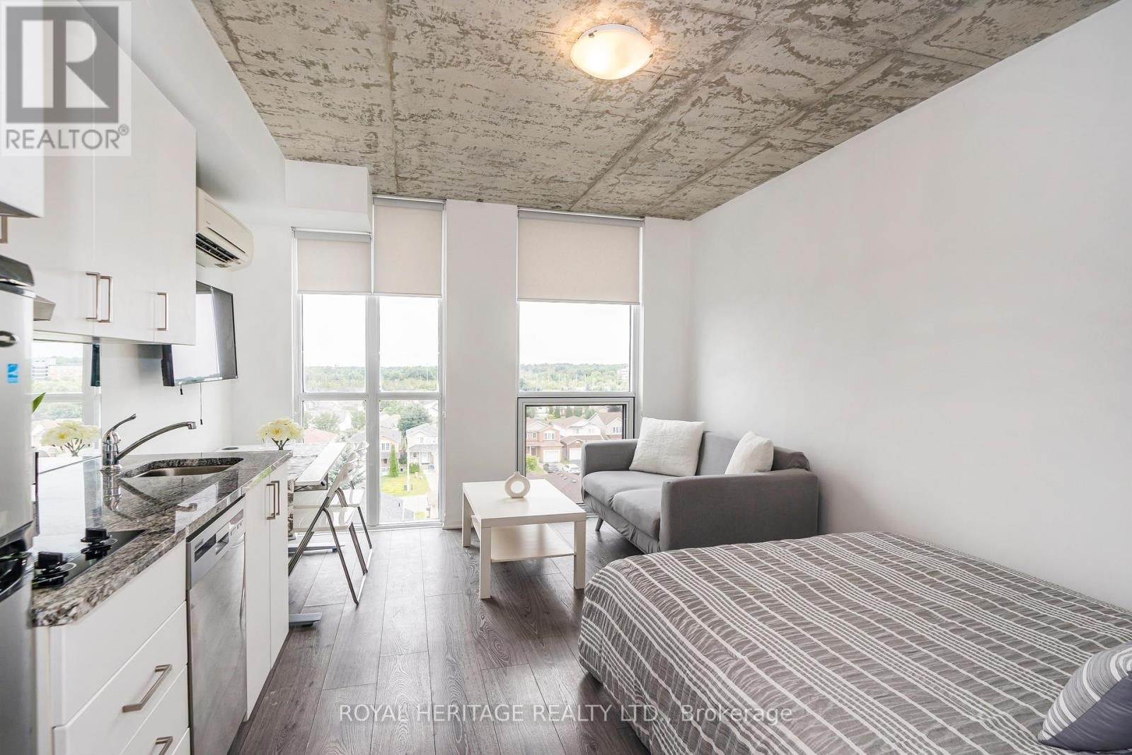 












614 - 1900 SIMCOE STREET N

,
Oshawa (Samac),




Ontario
L1G4Y3

