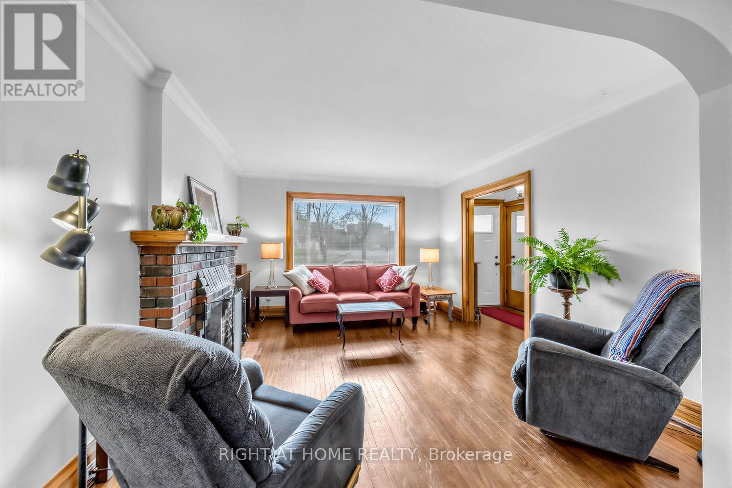 












26 MARYLAND BOULEVARD

,
Toronto (Crescent Town),




Ontario
M4C5C9

