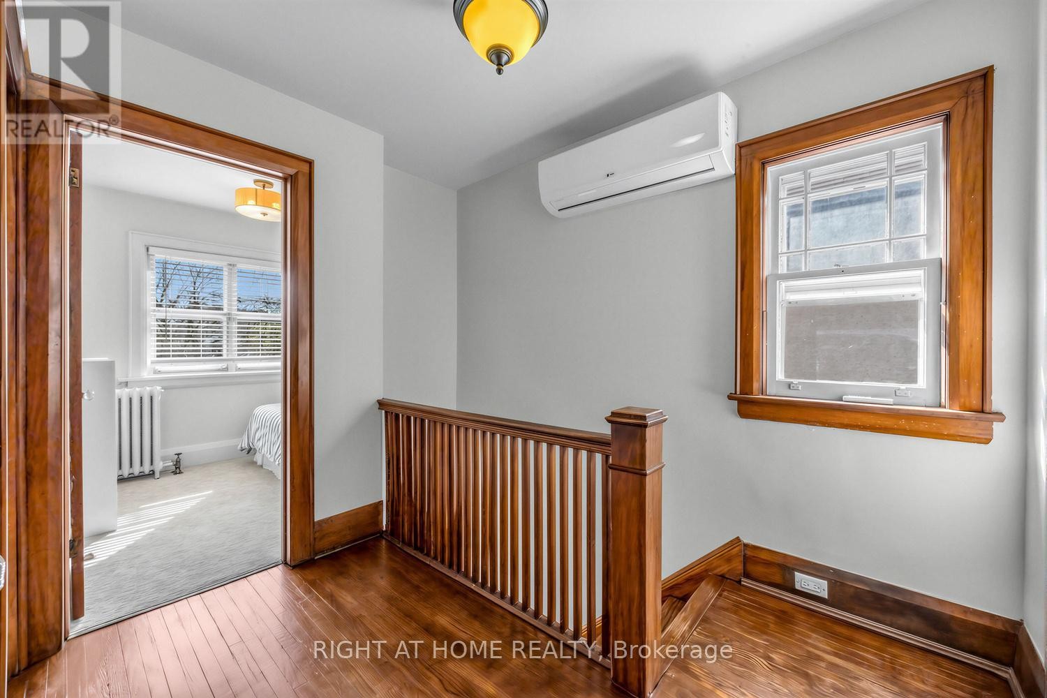 












26 MARYLAND BOULEVARD

,
Toronto (Crescent Town),




Ontario
M4C5C9

