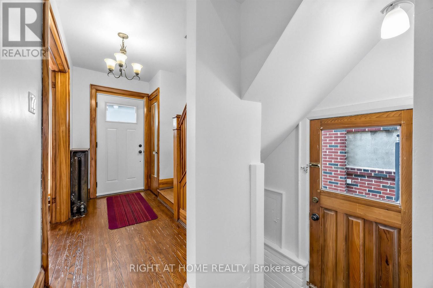 












26 MARYLAND BOULEVARD

,
Toronto (Crescent Town),




Ontario
M4C5C9

