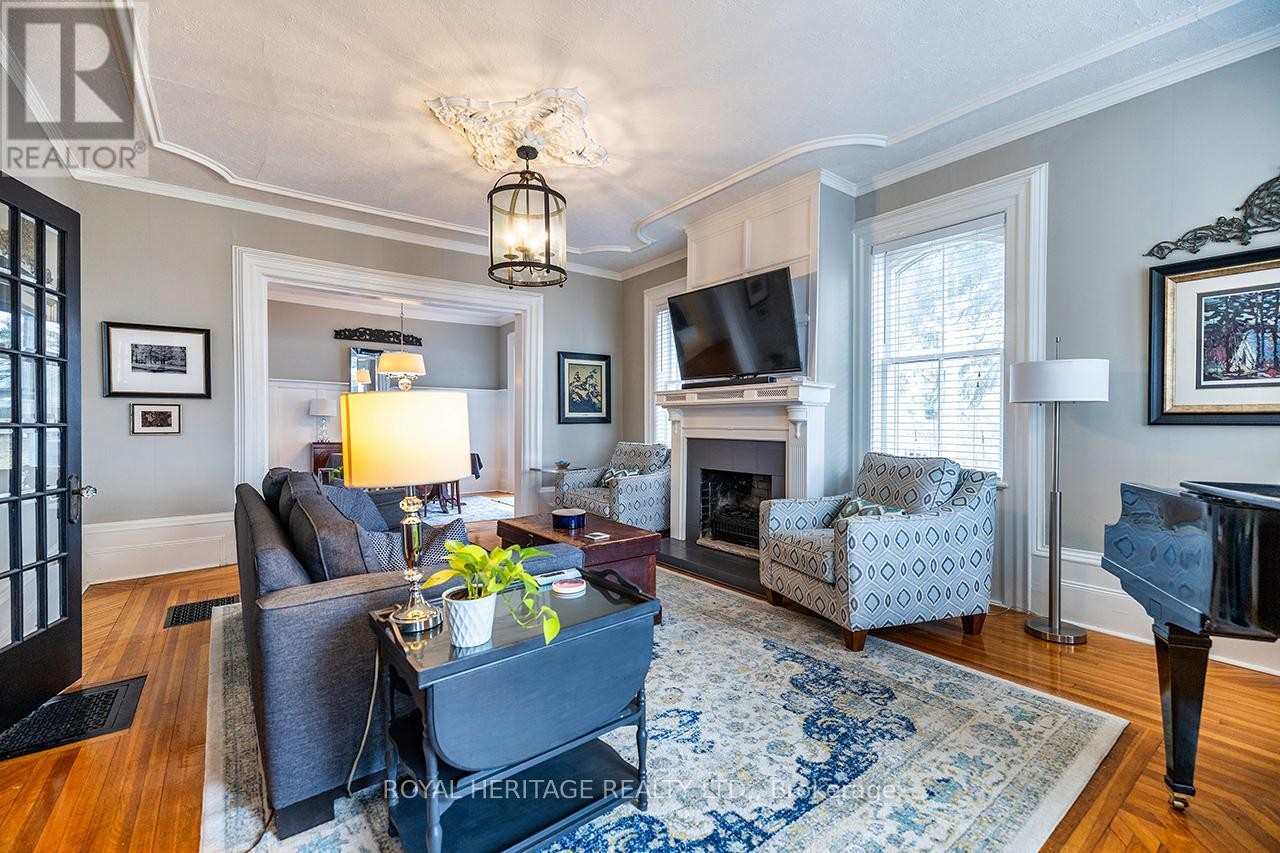 












220 COCHRANE STREET

,
Scugog (Port Perry),




Ontario
L9L1M1


