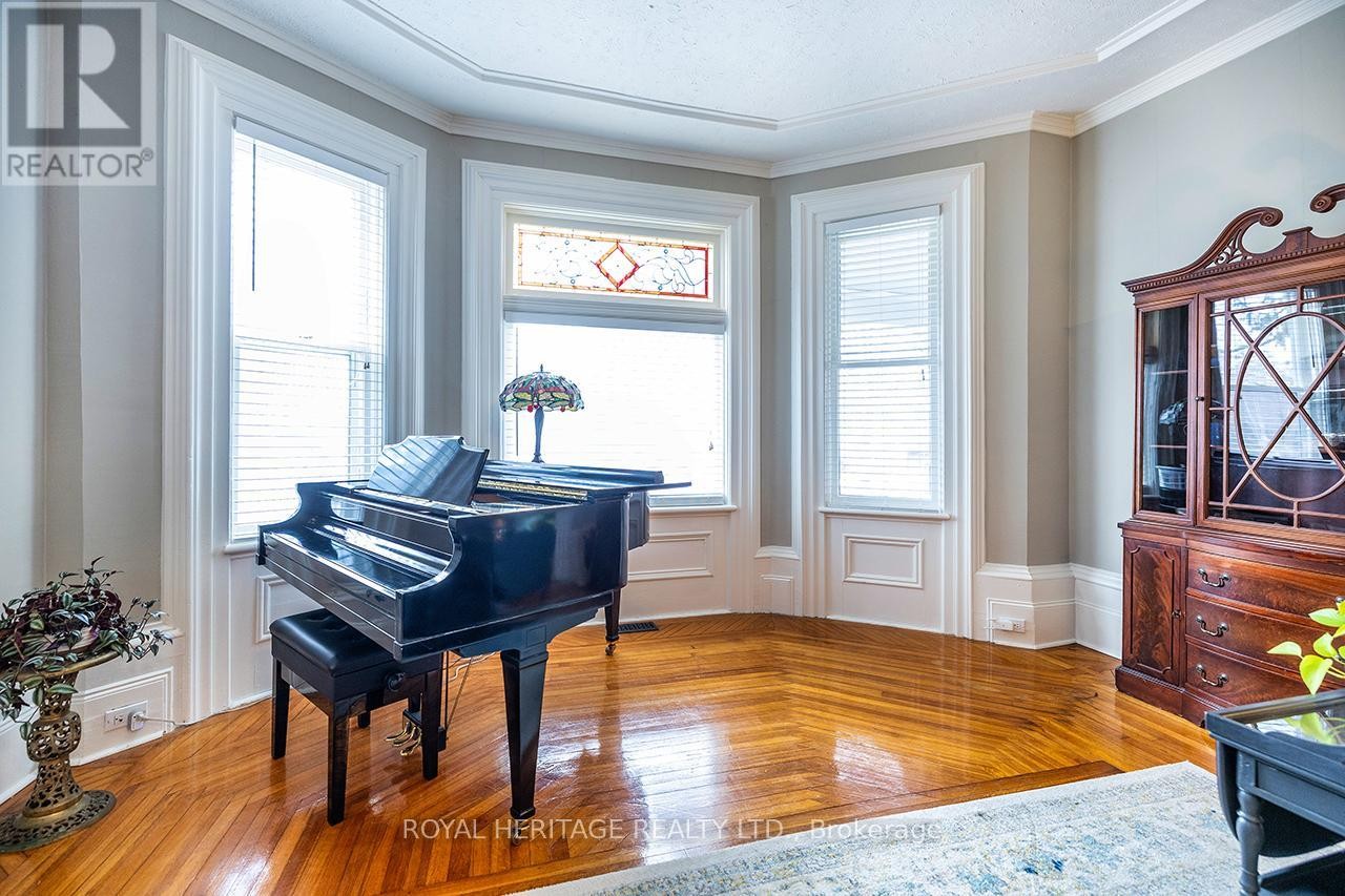 












220 COCHRANE STREET

,
Scugog (Port Perry),




Ontario
L9L1M1

