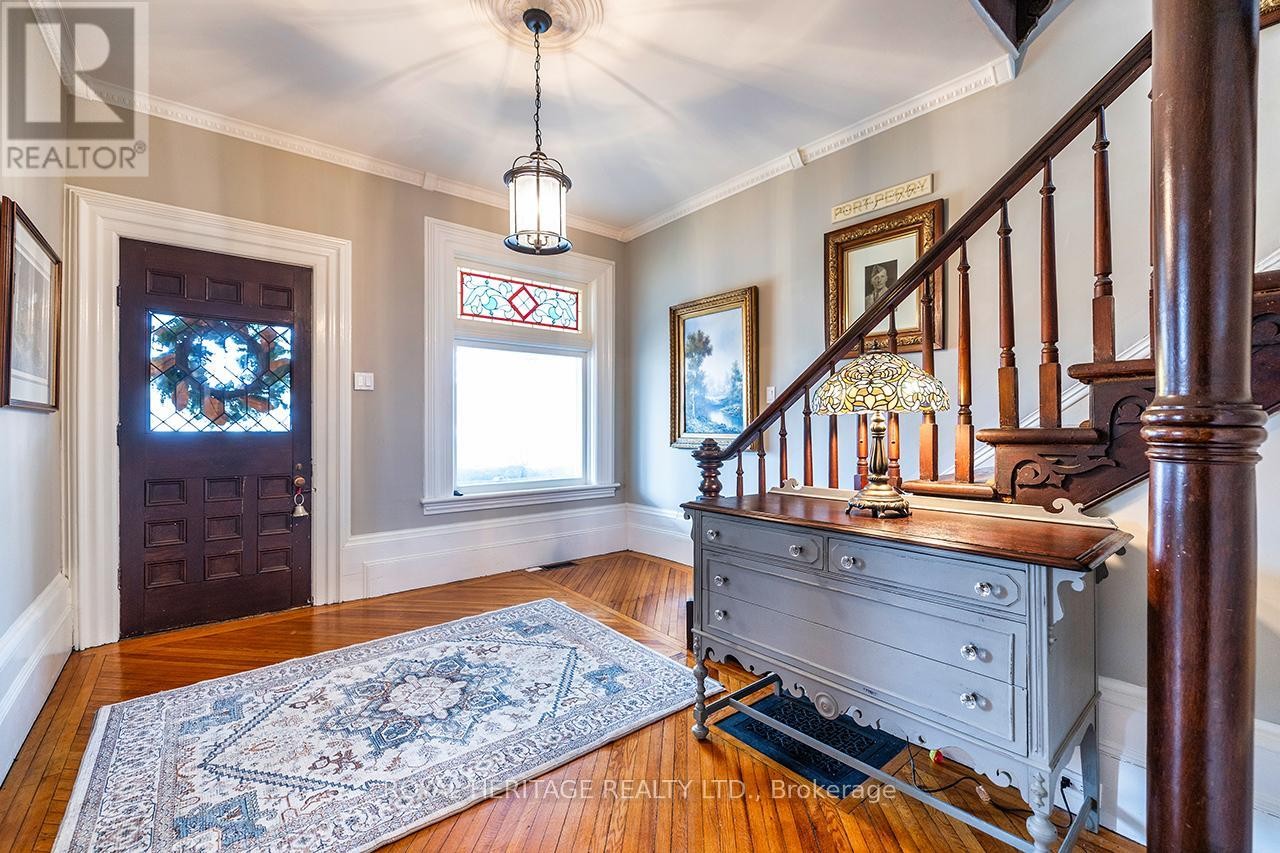 












220 COCHRANE STREET

,
Scugog (Port Perry),




Ontario
L9L1M1

