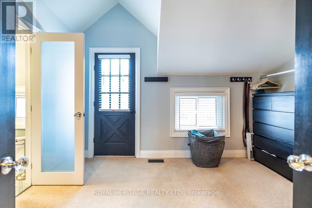 












220 COCHRANE STREET

,
Scugog (Port Perry),




Ontario
L9L1M1

