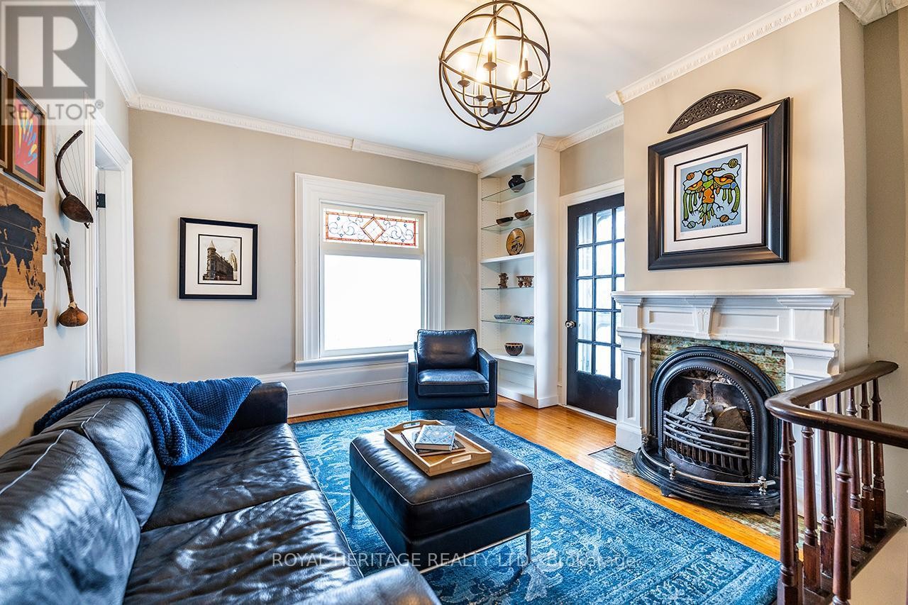 












220 COCHRANE STREET

,
Scugog (Port Perry),




Ontario
L9L1M1

