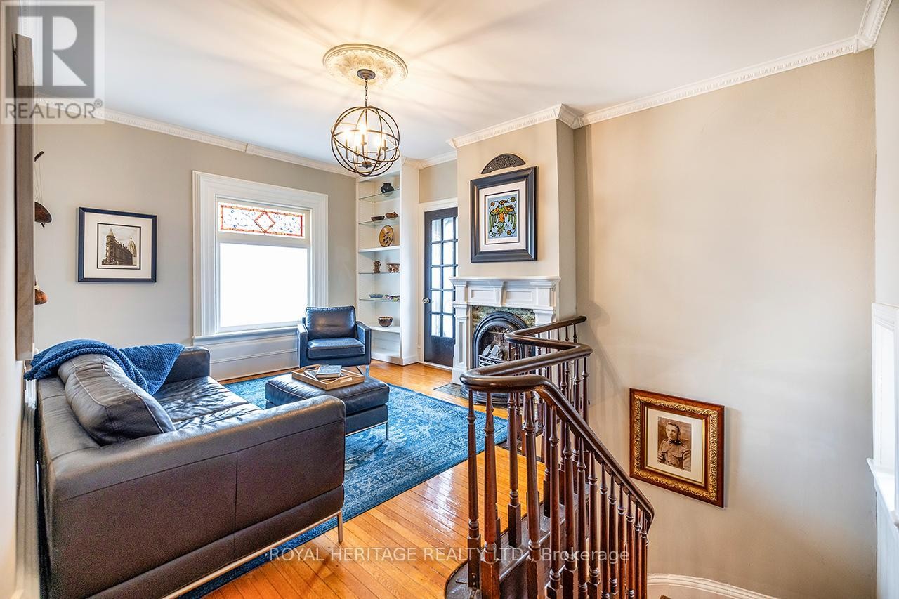












220 COCHRANE STREET

,
Scugog (Port Perry),




Ontario
L9L1M1

