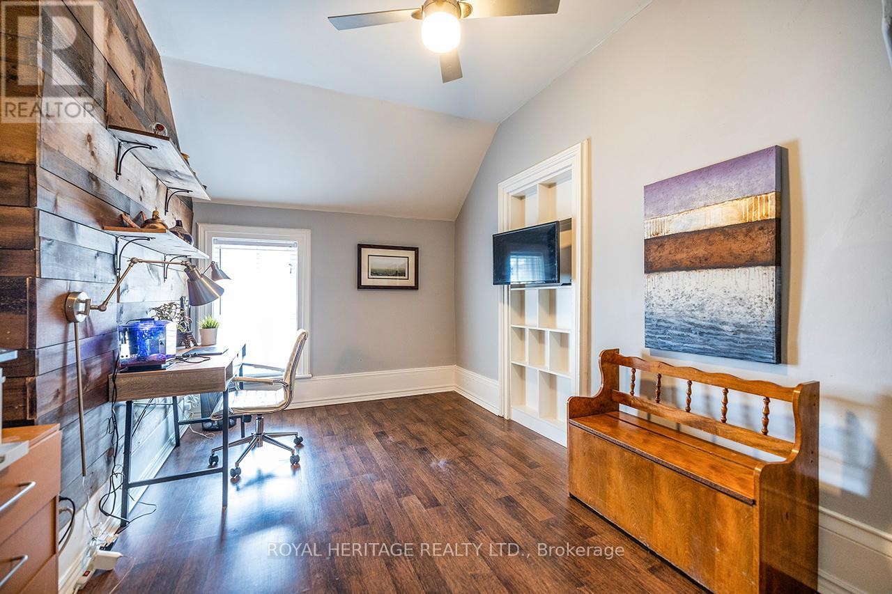












220 COCHRANE STREET

,
Scugog (Port Perry),




Ontario
L9L1M1

