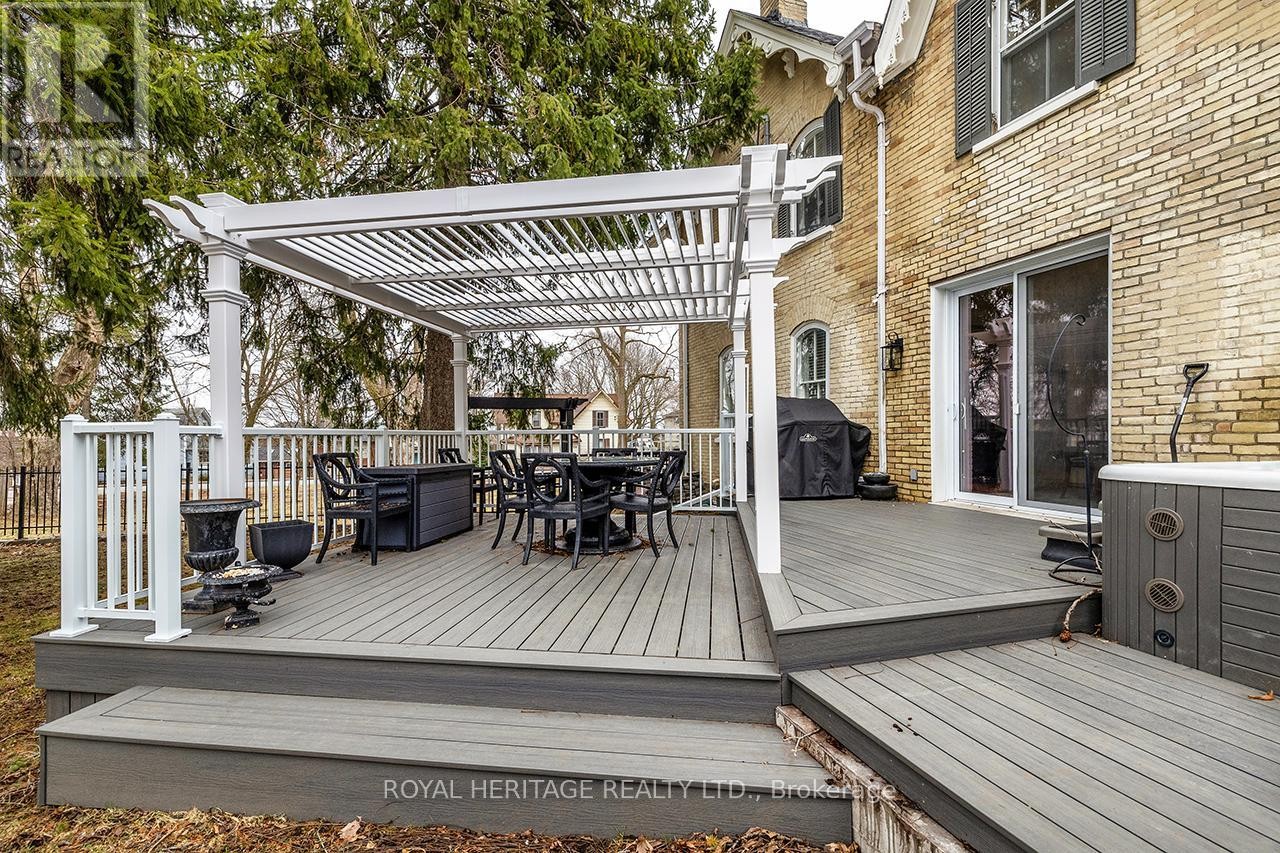 












220 COCHRANE STREET

,
Scugog (Port Perry),




Ontario
L9L1M1

