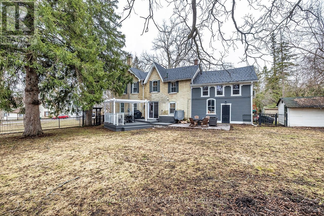












220 COCHRANE STREET

,
Scugog (Port Perry),




Ontario
L9L1M1

