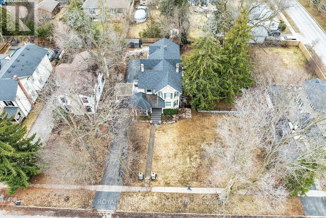 












220 COCHRANE STREET

,
Scugog (Port Perry),




Ontario
L9L1M1

