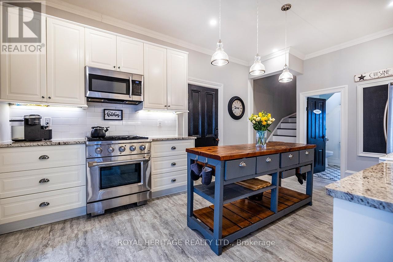 












220 COCHRANE STREET

,
Scugog (Port Perry),




Ontario
L9L1M1

