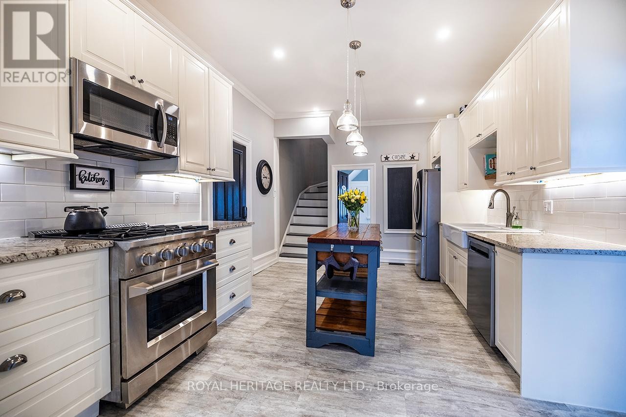 












220 COCHRANE STREET

,
Scugog (Port Perry),




Ontario
L9L1M1

