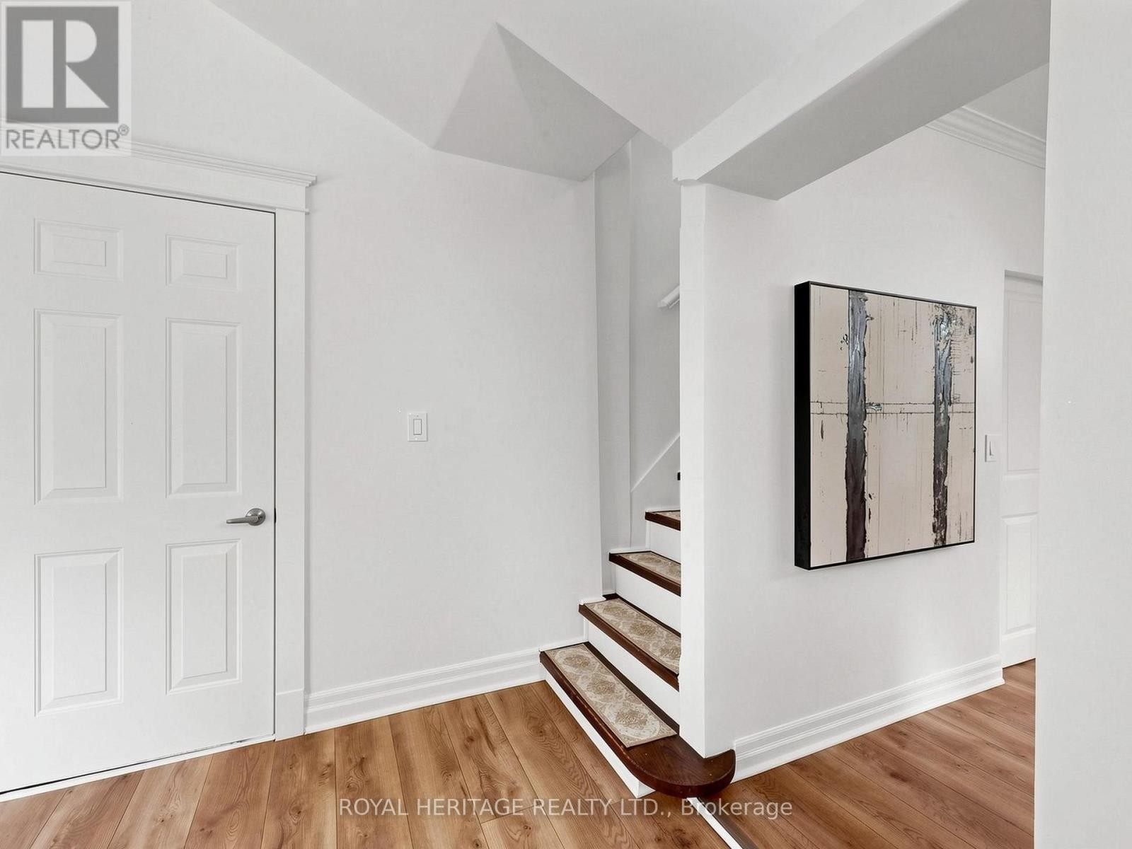 












97 SCUGOG STREET

,
Clarington (Bowmanville),




Ontario
L1C3J3

