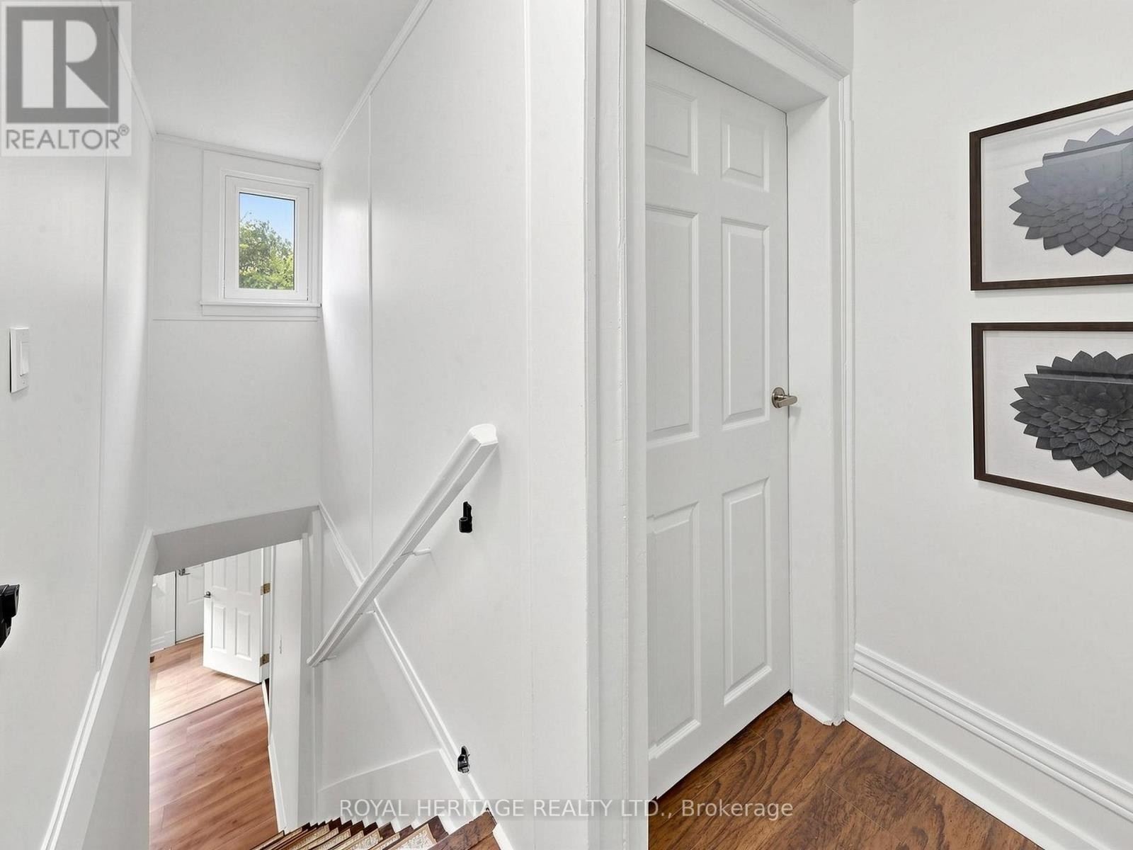 












97 SCUGOG STREET

,
Clarington (Bowmanville),




Ontario
L1C3J3


