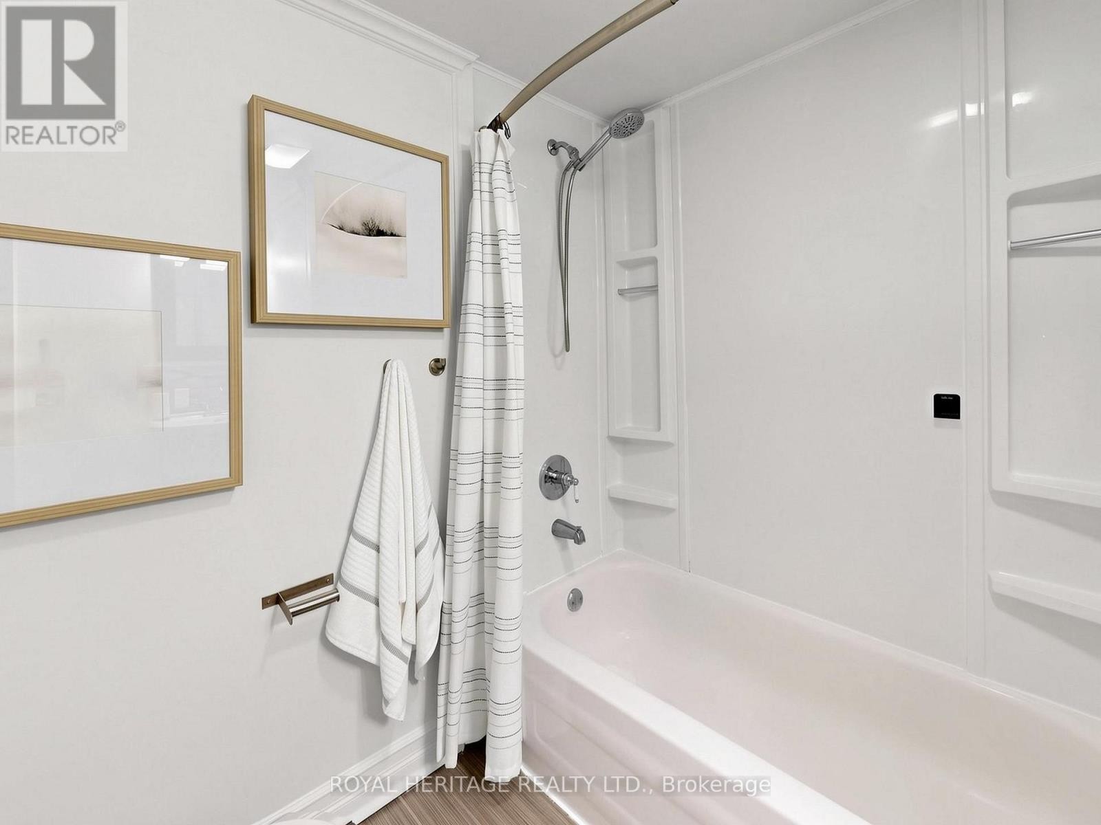 












97 SCUGOG STREET

,
Clarington (Bowmanville),




Ontario
L1C3J3

