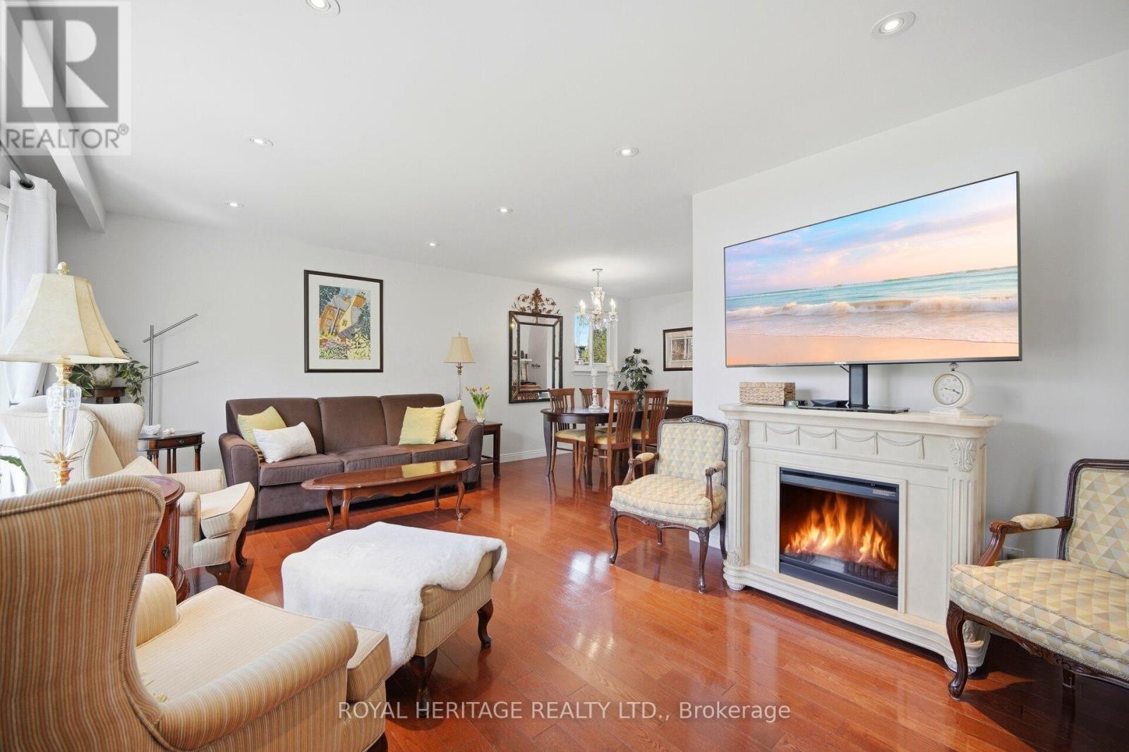 












115 CLOVER RIDGE DRIVE E

,
Ajax (South East),




Ontario
L1S1H1

