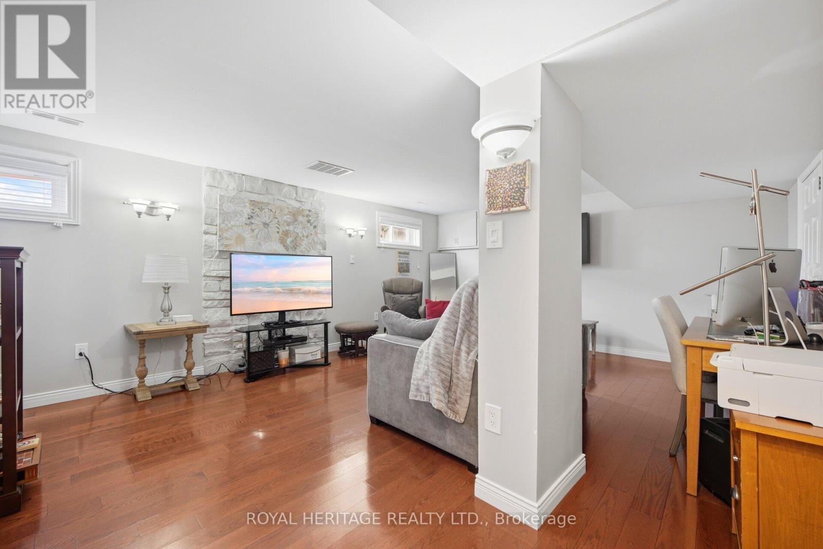 












115 CLOVER RIDGE DRIVE E

,
Ajax (South East),




Ontario
L1S1H1

