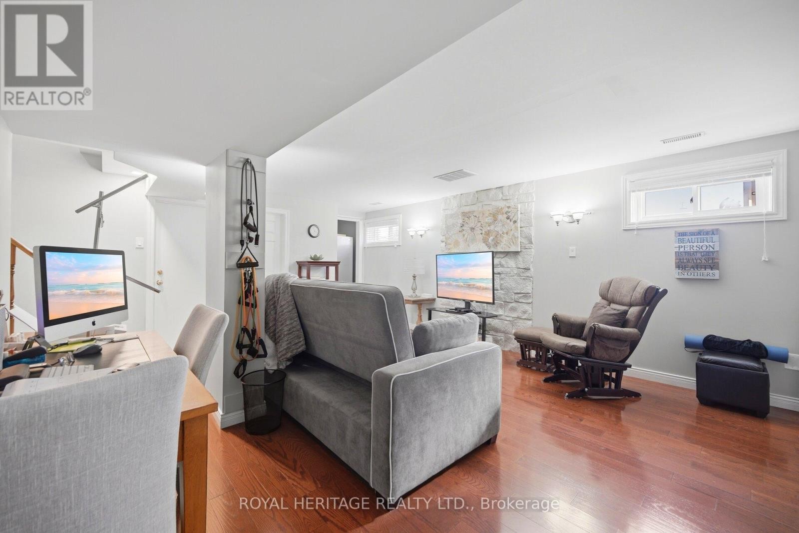 












115 CLOVER RIDGE DRIVE E

,
Ajax (South East),




Ontario
L1S1H1

