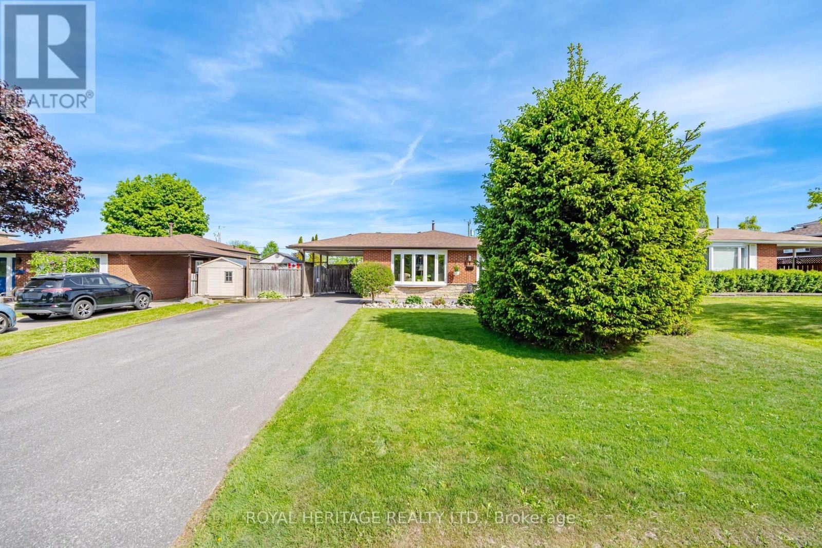 












115 CLOVER RIDGE DRIVE E

,
Ajax (South East),




Ontario
L1S1H1

