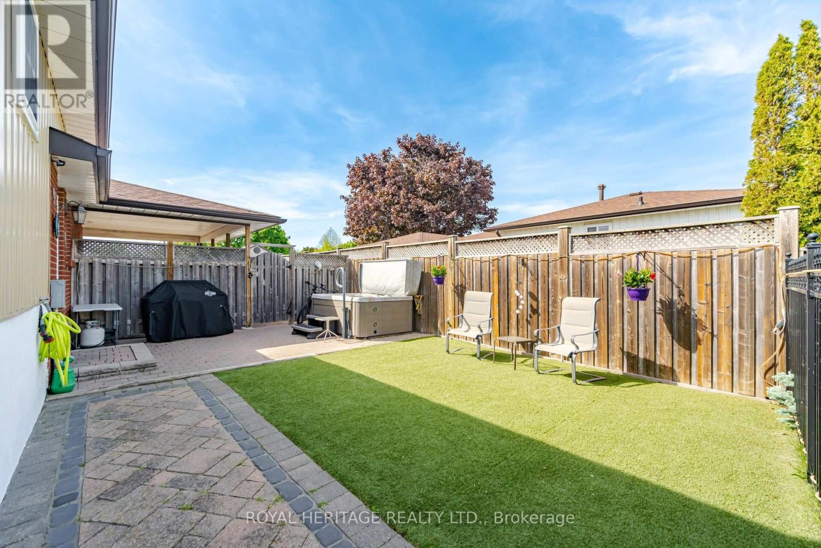 












115 CLOVER RIDGE DRIVE E

,
Ajax (South East),




Ontario
L1S1H1

