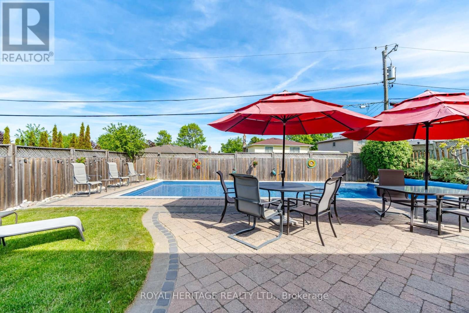 












115 CLOVER RIDGE DRIVE E

,
Ajax (South East),




Ontario
L1S1H1

