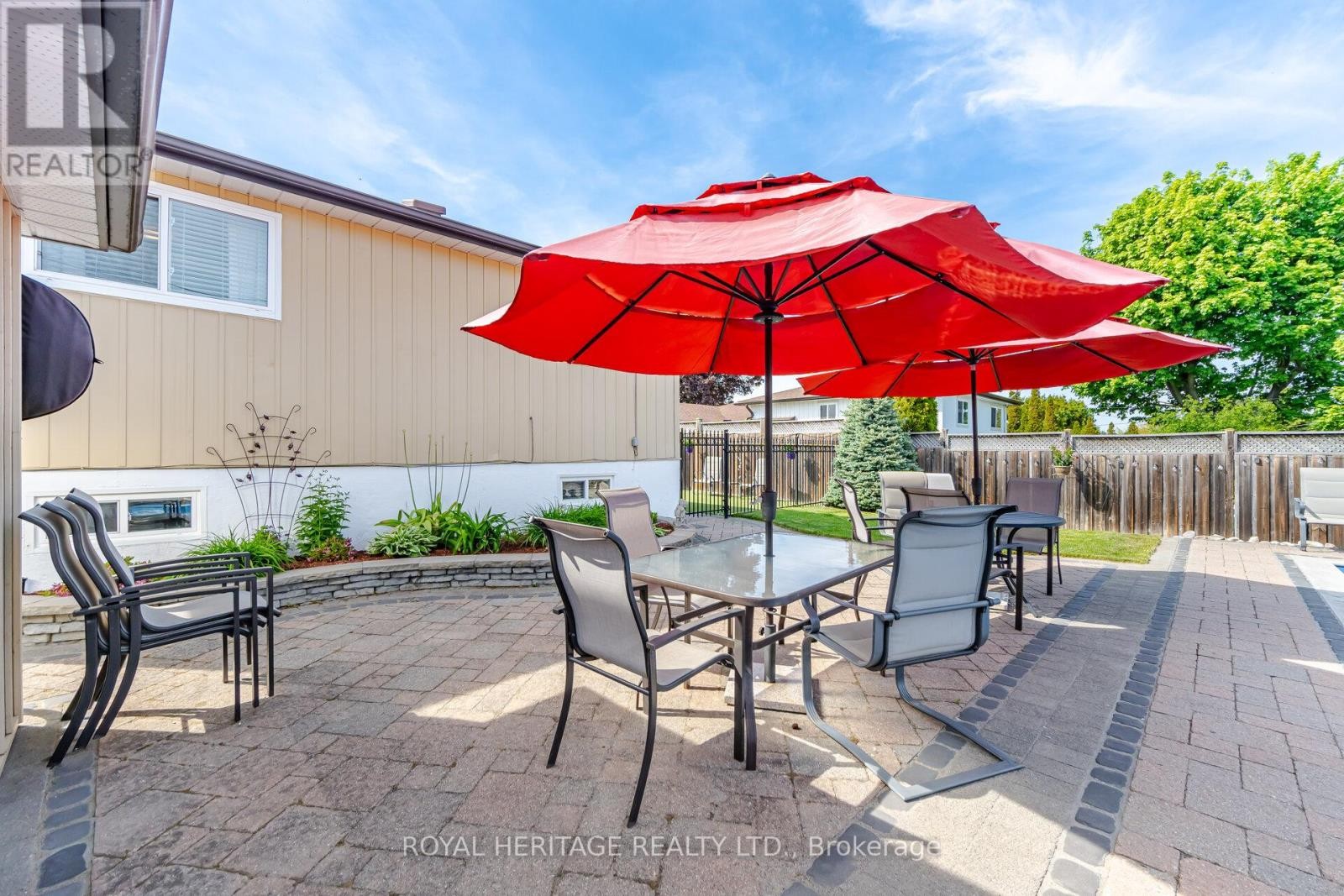 












115 CLOVER RIDGE DRIVE E

,
Ajax (South East),




Ontario
L1S1H1

