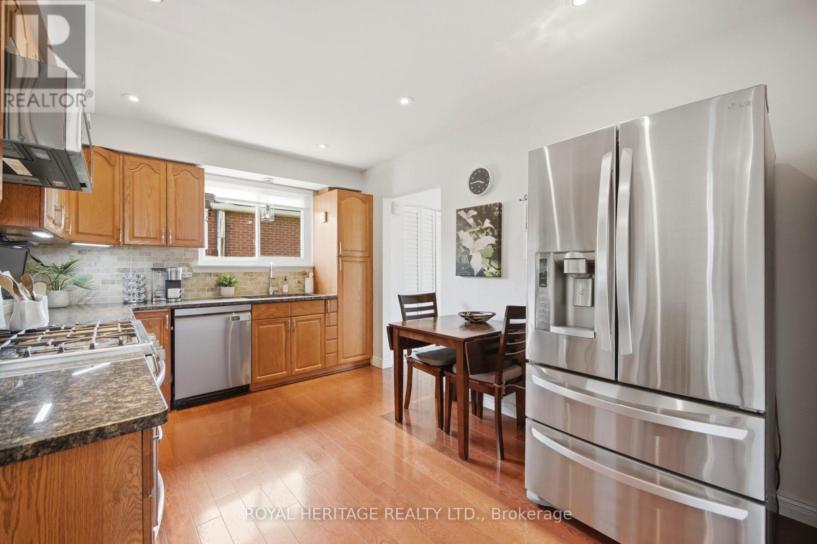












115 CLOVER RIDGE DRIVE E

,
Ajax (South East),




Ontario
L1S1H1

