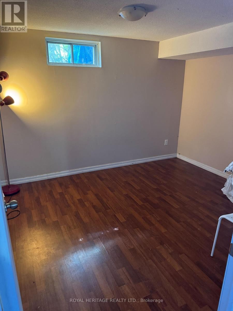 












BSMT - 586 CREEKVIEW CIRCLE

,
Pickering (West Shore),




Ontario
L1W3E4

