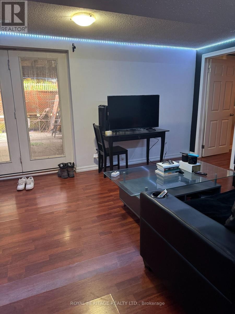












BSMT - 586 CREEKVIEW CIRCLE

,
Pickering (West Shore),




Ontario
L1W3E4

