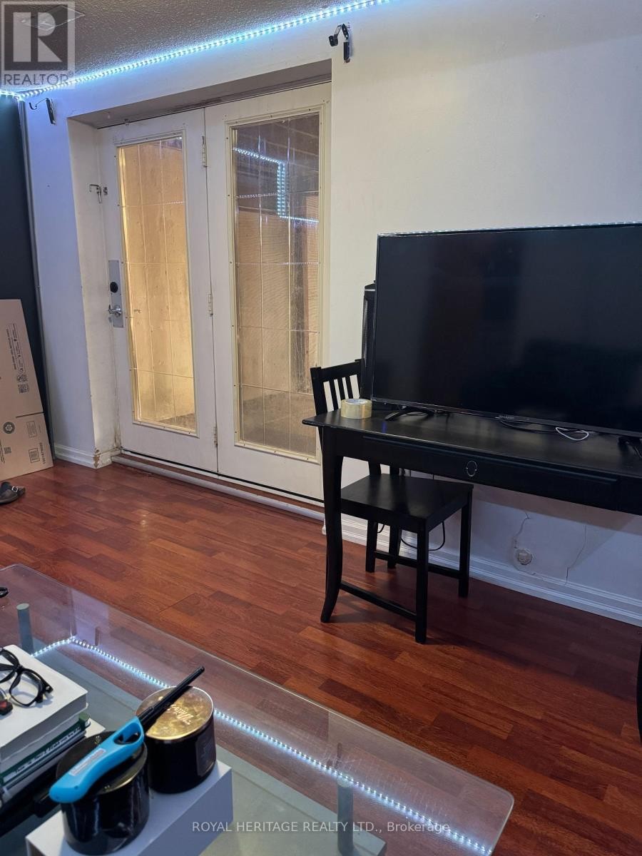












BSMT - 586 CREEKVIEW CIRCLE

,
Pickering (West Shore),




Ontario
L1W3E4

