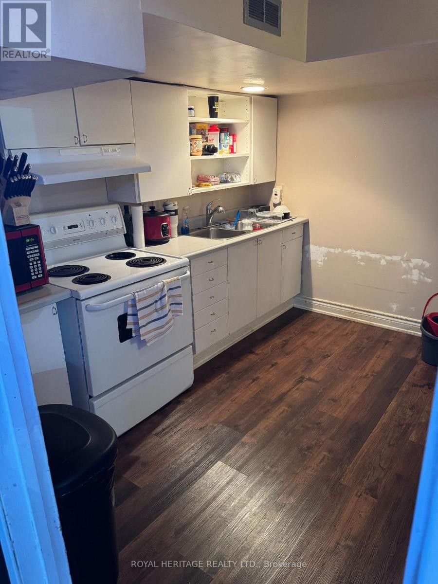 












BSMT - 586 CREEKVIEW CIRCLE

,
Pickering (West Shore),




Ontario
L1W3E4

