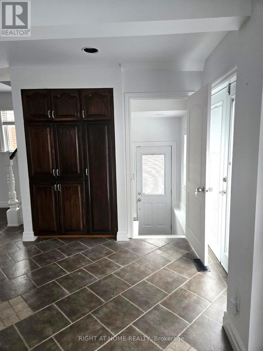 












35 PARK STREET

,
Toronto (Birchcliffe-Cliffside),




Ontario
M1N2N4

