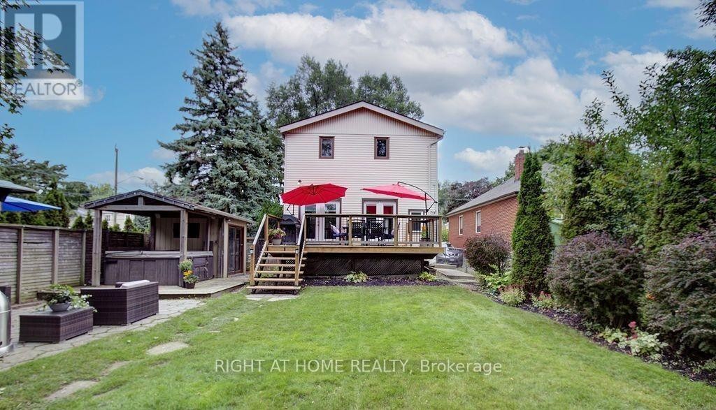 












35 PARK STREET

,
Toronto (Birchcliffe-Cliffside),




Ontario
M1N2N4

