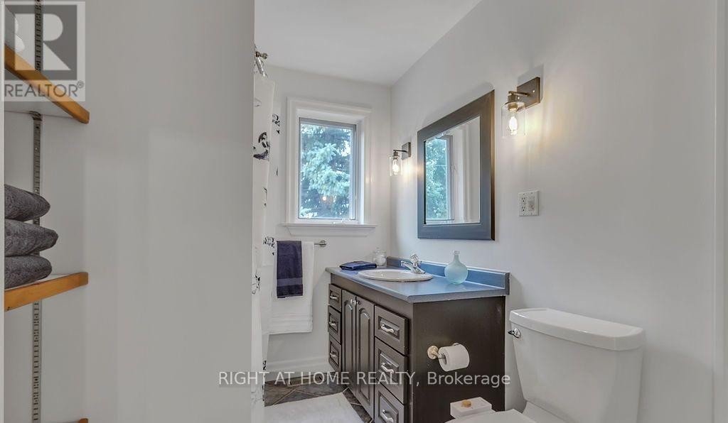












35 PARK STREET

,
Toronto (Birchcliffe-Cliffside),




Ontario
M1N2N4


