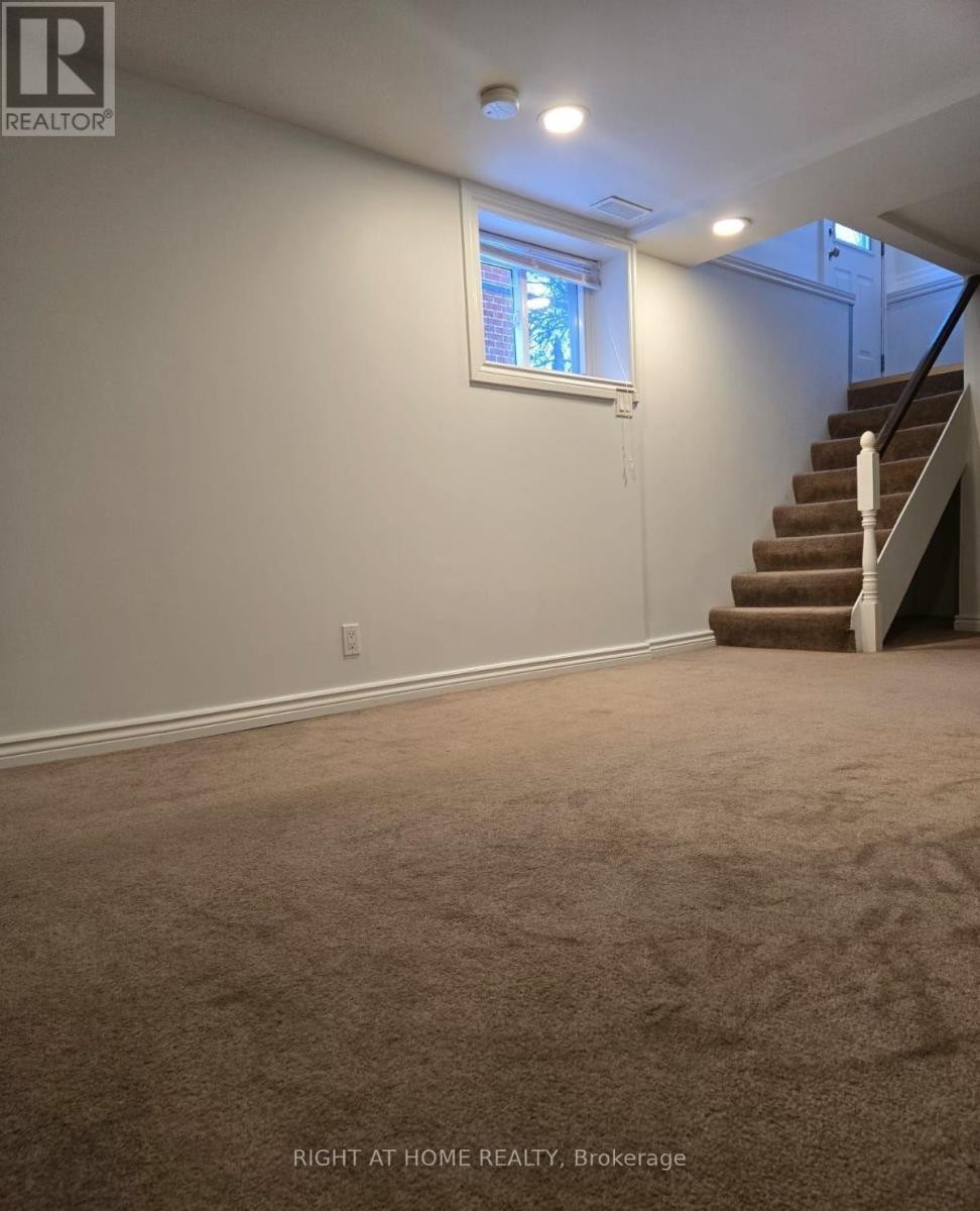 












35 PARK STREET

,
Toronto (Birchcliffe-Cliffside),




Ontario
M1N2N4

