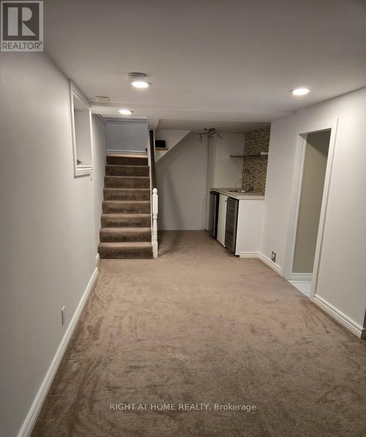 












35 PARK STREET

,
Toronto (Birchcliffe-Cliffside),




Ontario
M1N2N4

