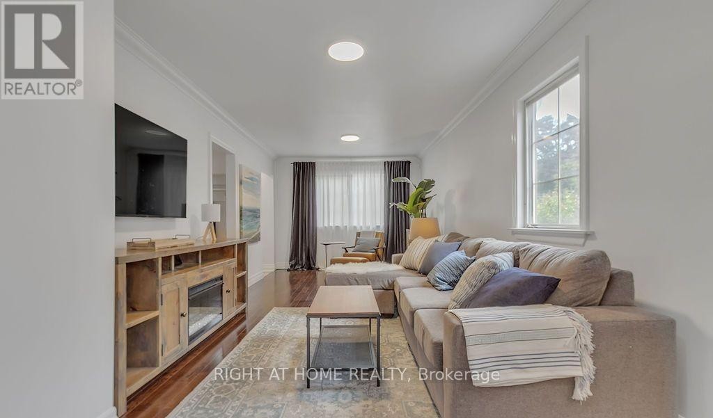 












35 PARK STREET

,
Toronto (Birchcliffe-Cliffside),




Ontario
M1N2N4

