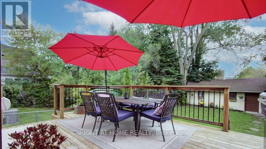 












35 PARK STREET

,
Toronto (Birchcliffe-Cliffside),




Ontario
M1N2N4

