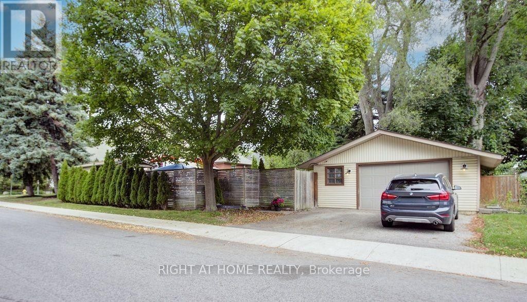 












35 PARK STREET

,
Toronto (Birchcliffe-Cliffside),




Ontario
M1N2N4

