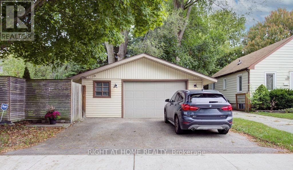 












35 PARK STREET

,
Toronto (Birchcliffe-Cliffside),




Ontario
M1N2N4

