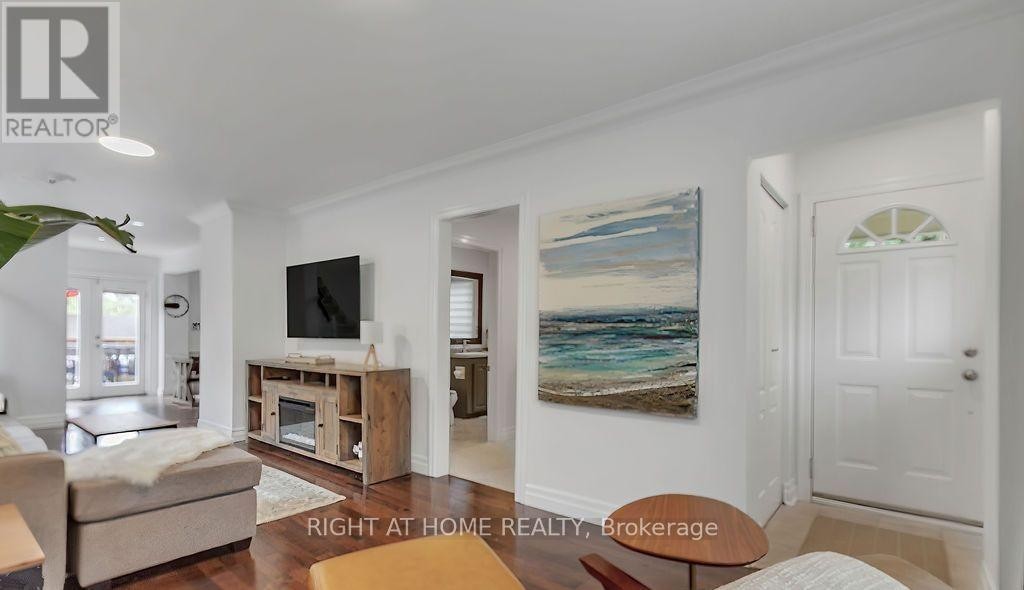 












35 PARK STREET

,
Toronto (Birchcliffe-Cliffside),




Ontario
M1N2N4

