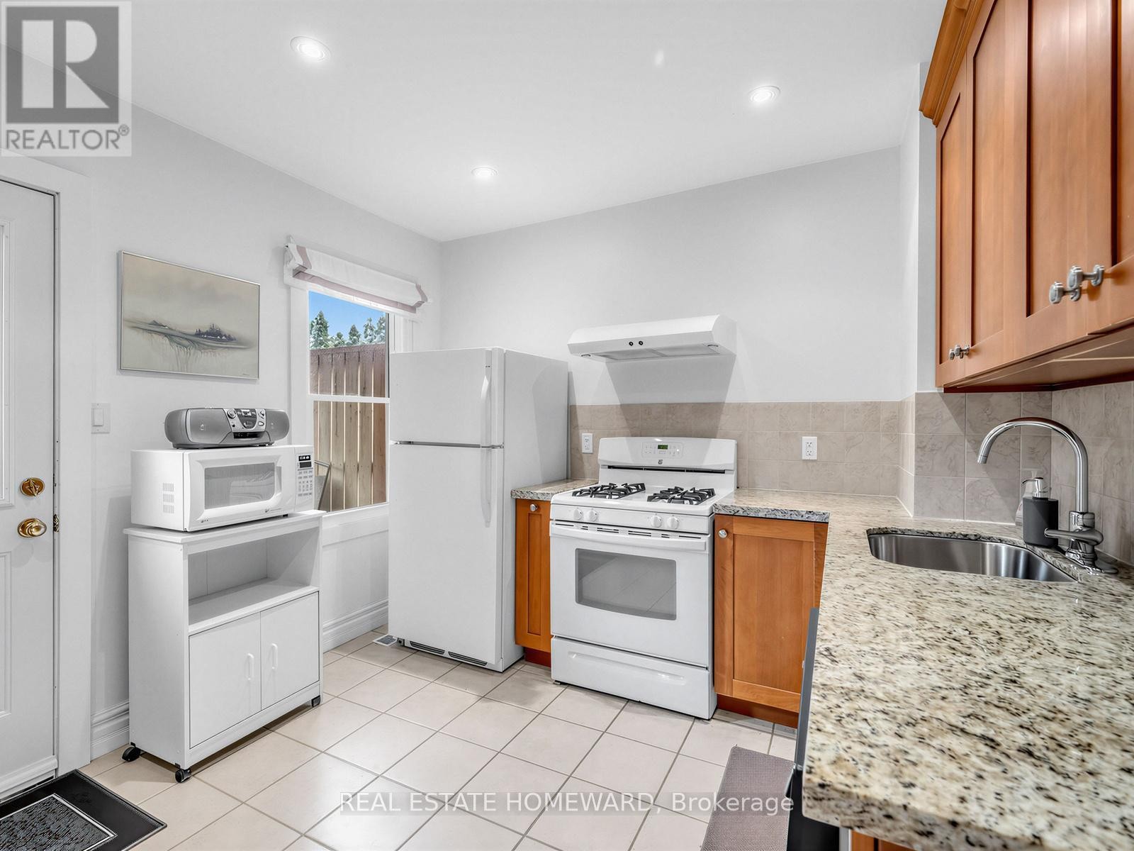 












132 WOODMOUNT AVENUE

,
Toronto (Danforth Village-East York),




Ontario
M4C3Y8

