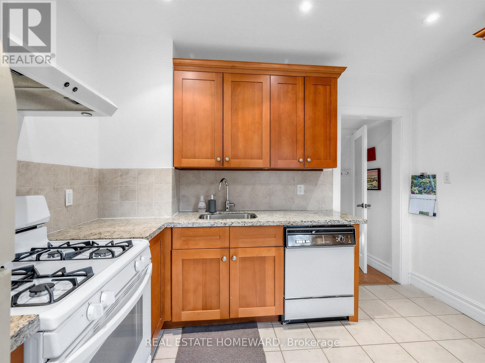 












132 WOODMOUNT AVENUE

,
Toronto (Danforth Village-East York),




Ontario
M4C3Y8

