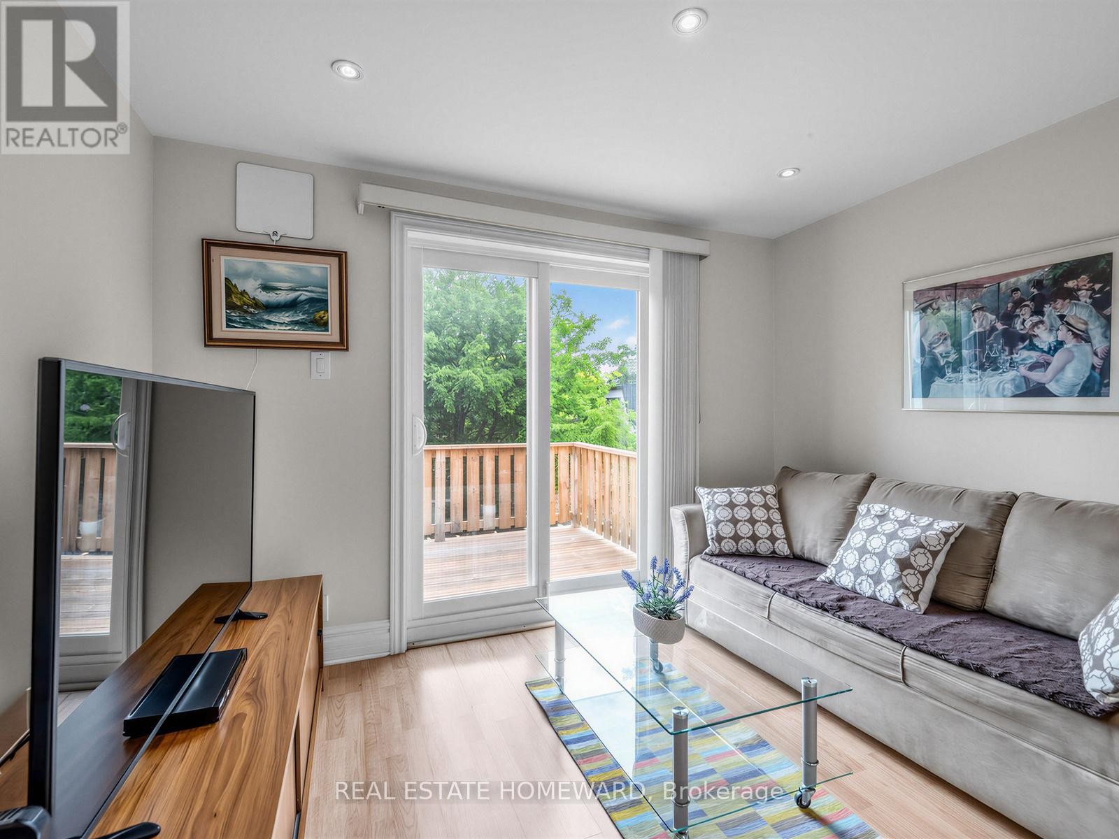 












132 WOODMOUNT AVENUE

,
Toronto (Danforth Village-East York),




Ontario
M4C3Y8

