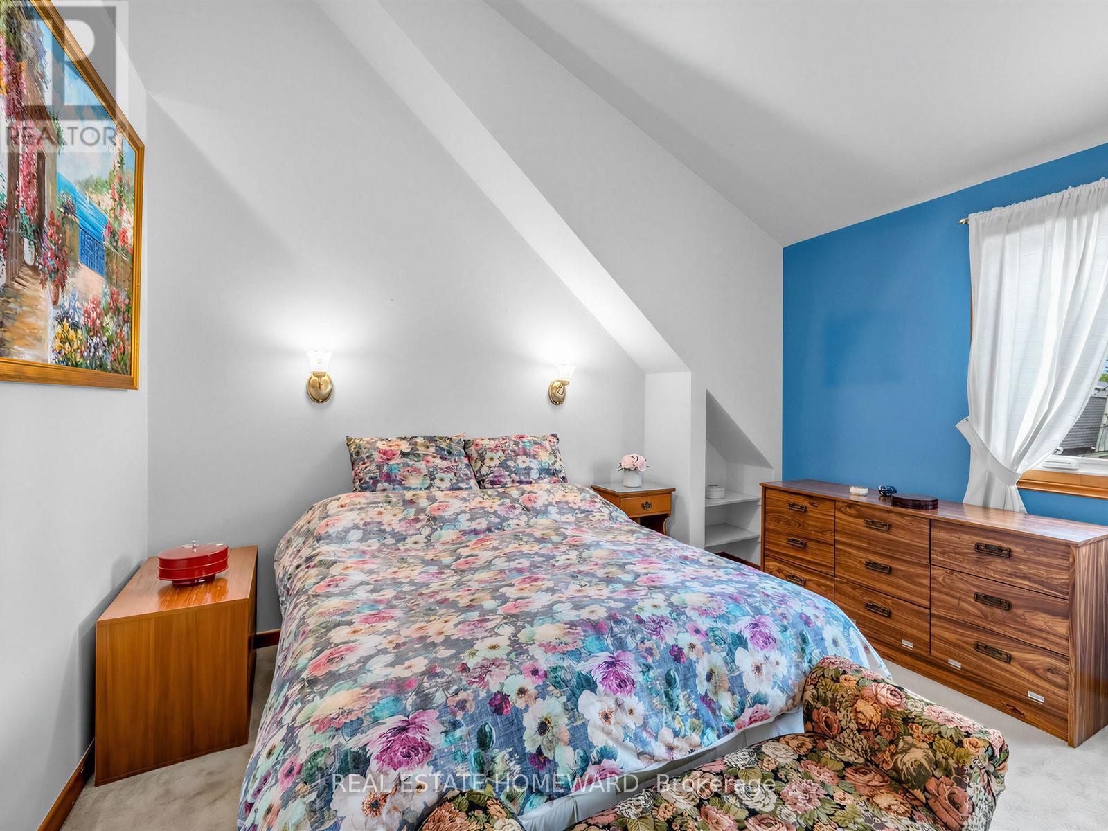 












132 WOODMOUNT AVENUE

,
Toronto (Danforth Village-East York),




Ontario
M4C3Y8

