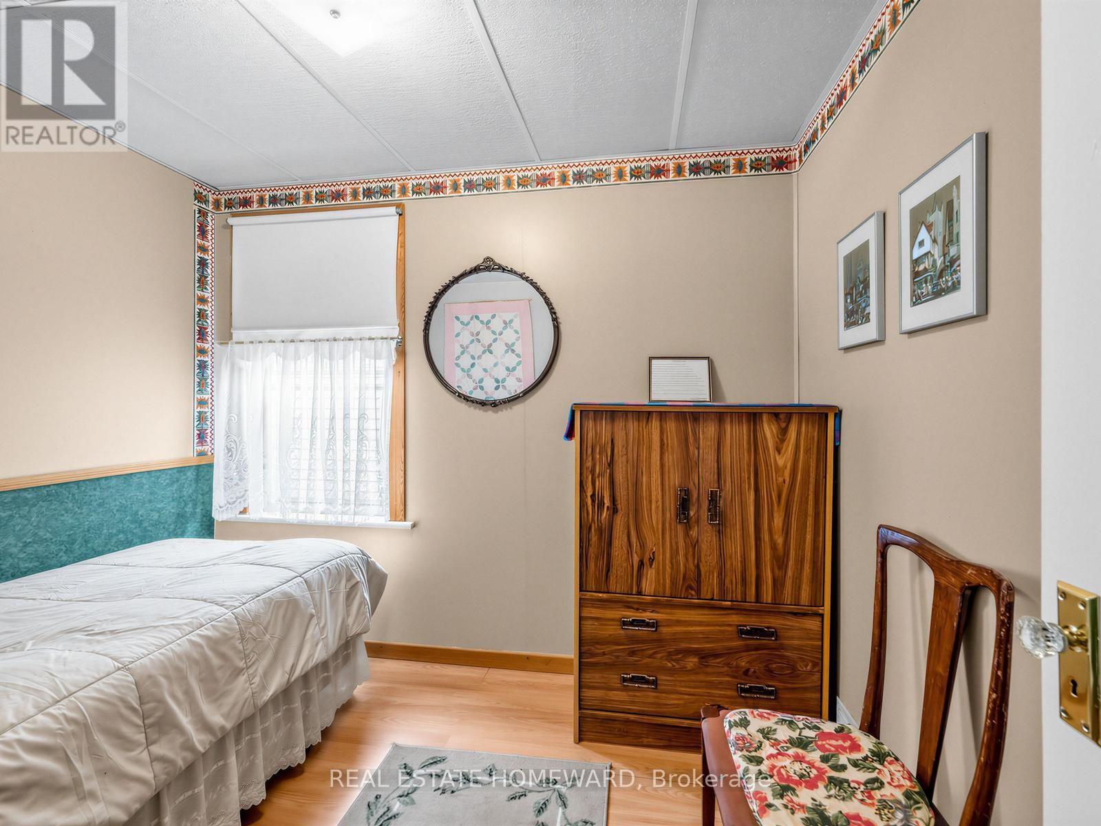 












132 WOODMOUNT AVENUE

,
Toronto (Danforth Village-East York),




Ontario
M4C3Y8

