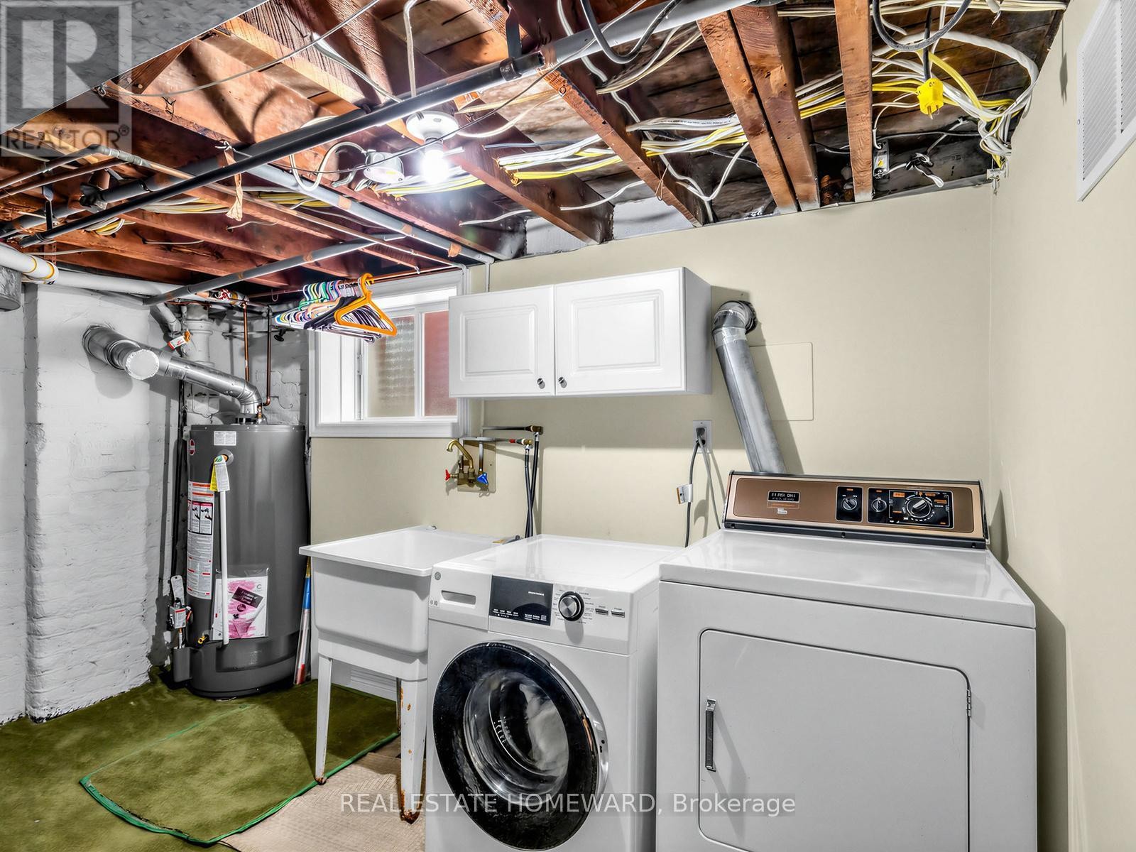 












132 WOODMOUNT AVENUE

,
Toronto (Danforth Village-East York),




Ontario
M4C3Y8


