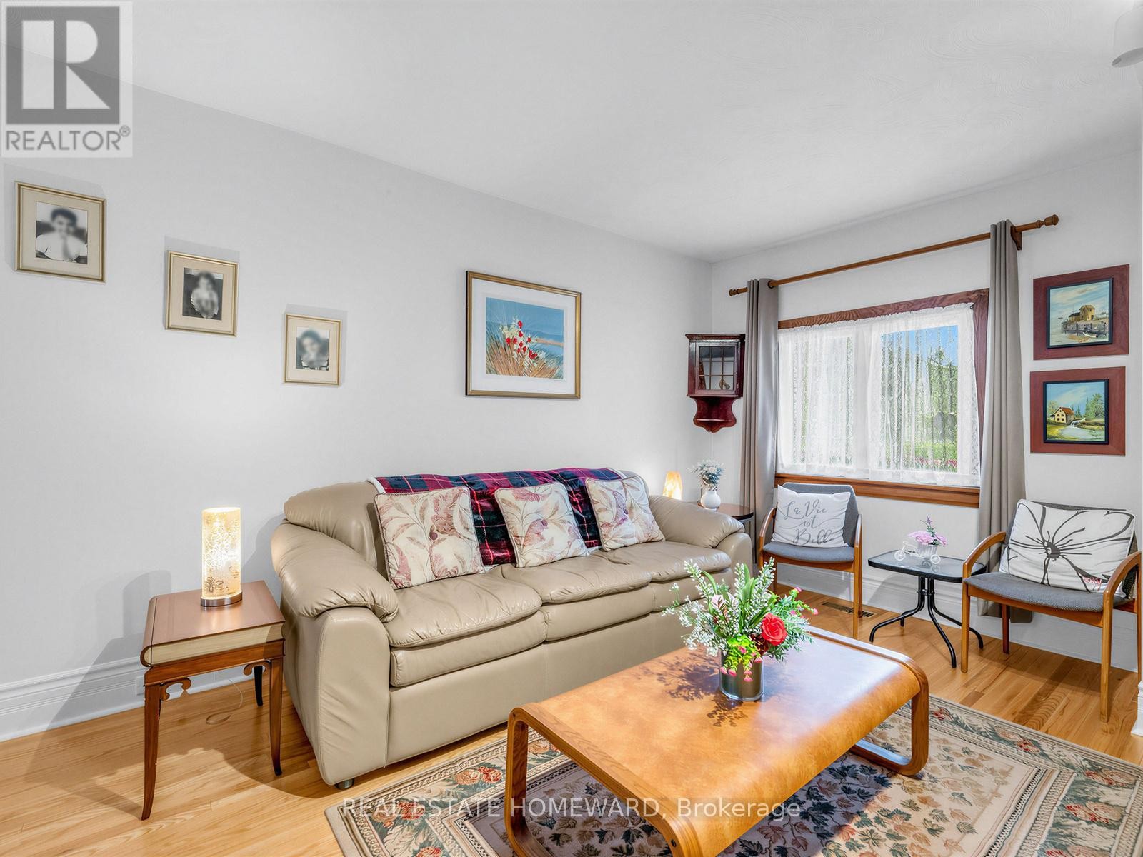 












132 WOODMOUNT AVENUE

,
Toronto (Danforth Village-East York),




Ontario
M4C3Y8

