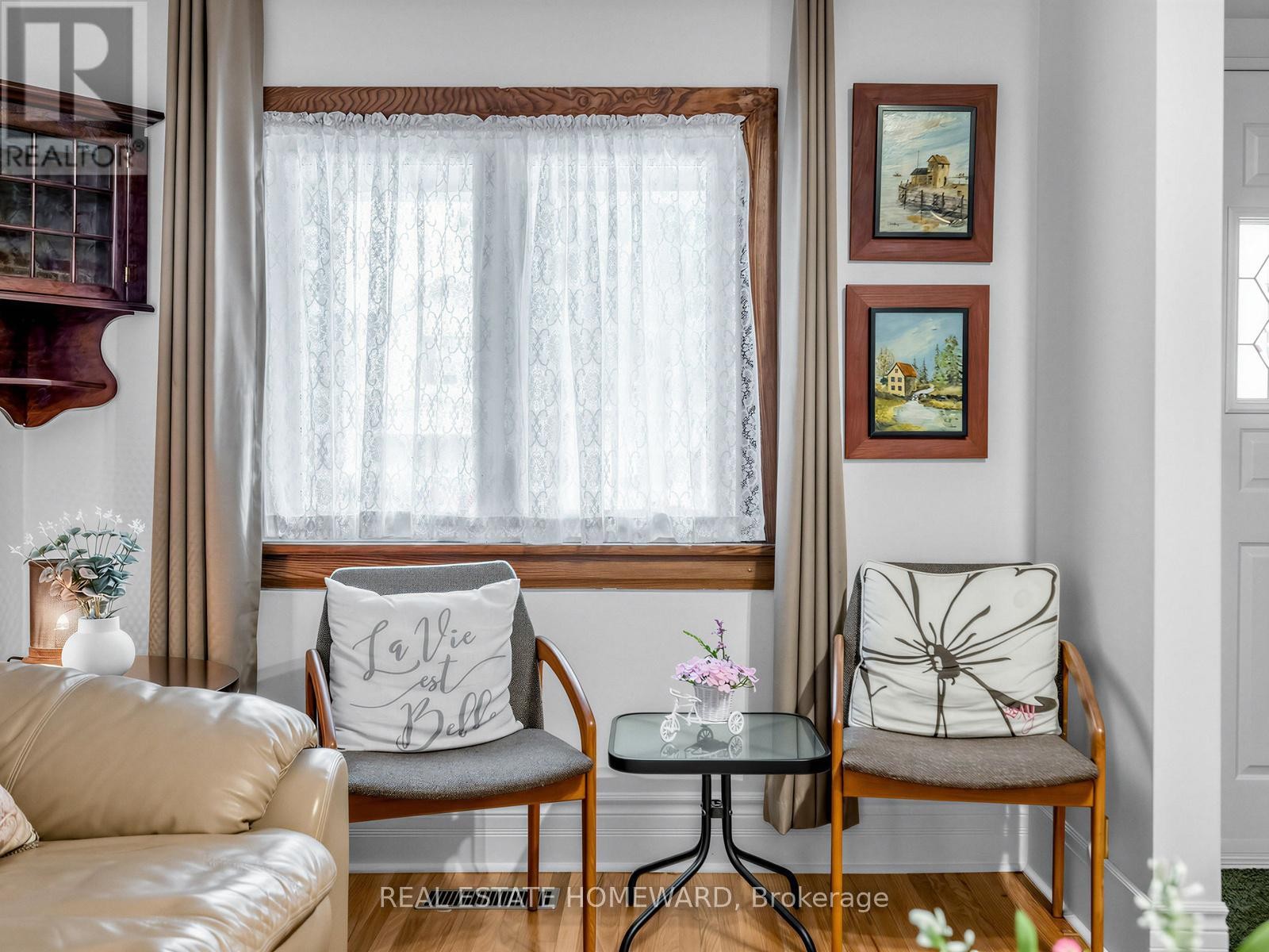 












132 WOODMOUNT AVENUE

,
Toronto (Danforth Village-East York),




Ontario
M4C3Y8

