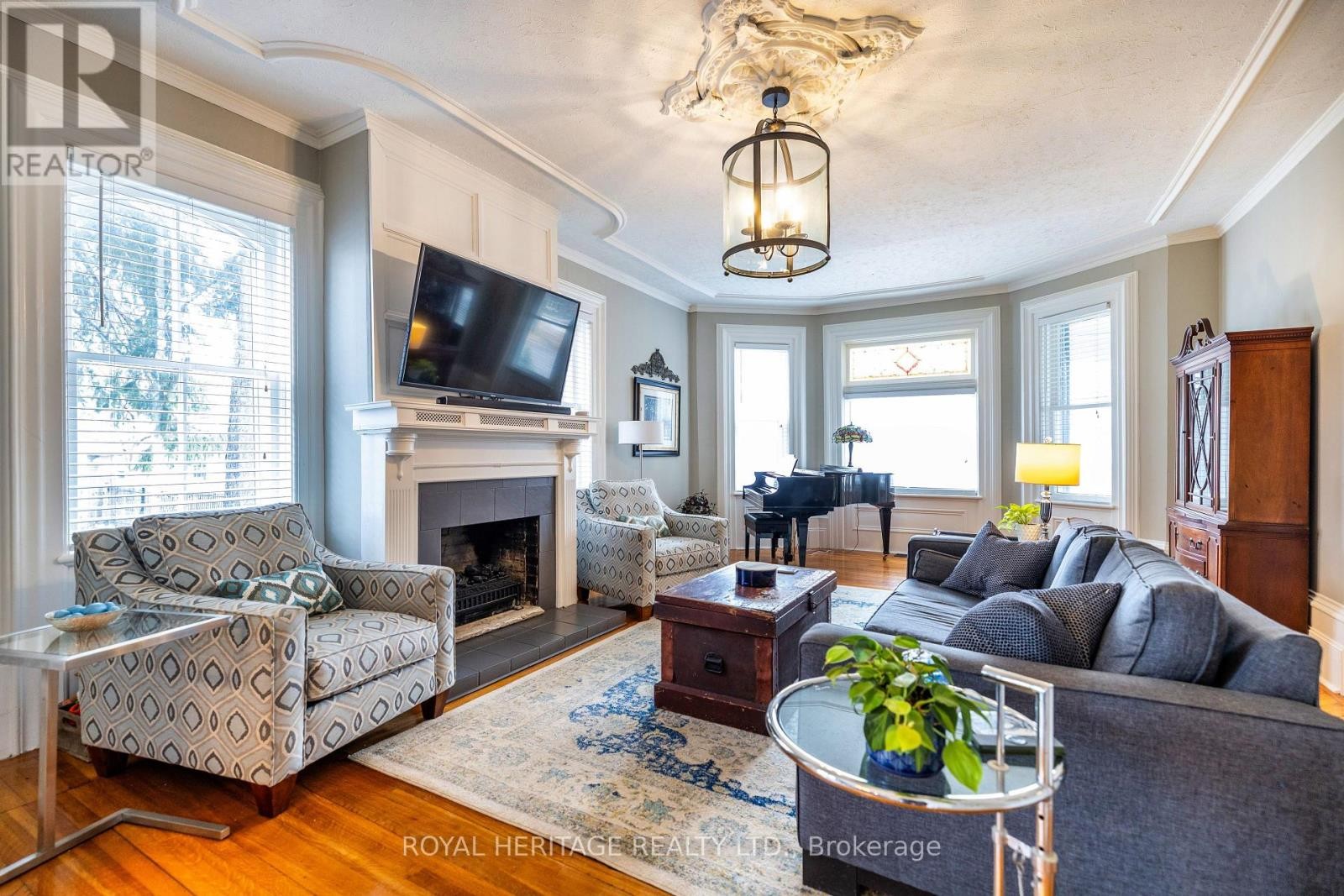 












220 COCHRANE STREET

,
Scugog (Port Perry),




Ontario
L9L1M1

